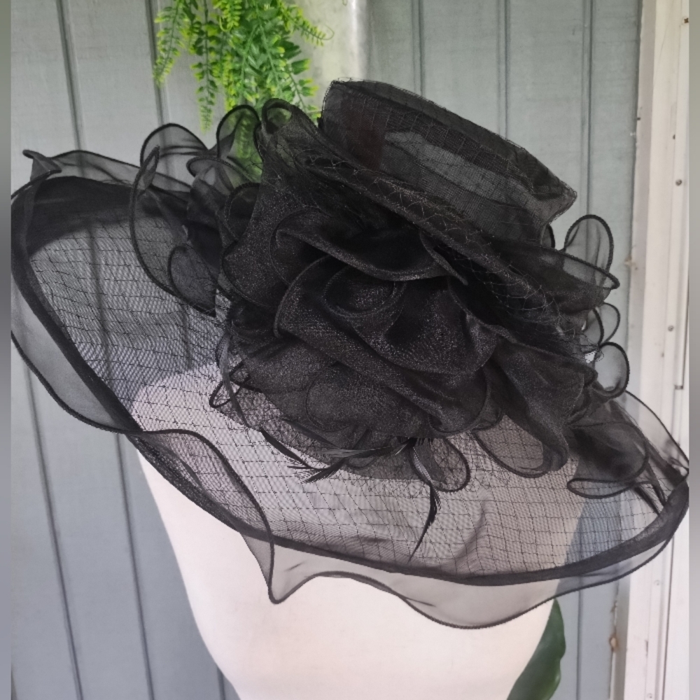 Boutique Sunday Service Derby Hat Organza And Ruffles NWOT